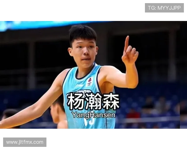 杨瀚森分享路考趣事：遇见路中遛狗不敢按喇叭生怕扣分